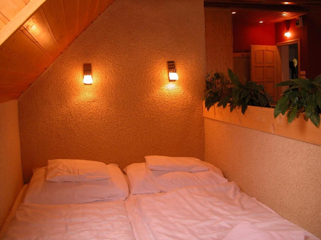 Hotel Platan Panzio à Dobogoko Chambre photo
